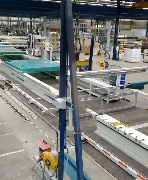 Nieuws Nieuwe geautomatiseerde panelenlijn in gebruik genomen min